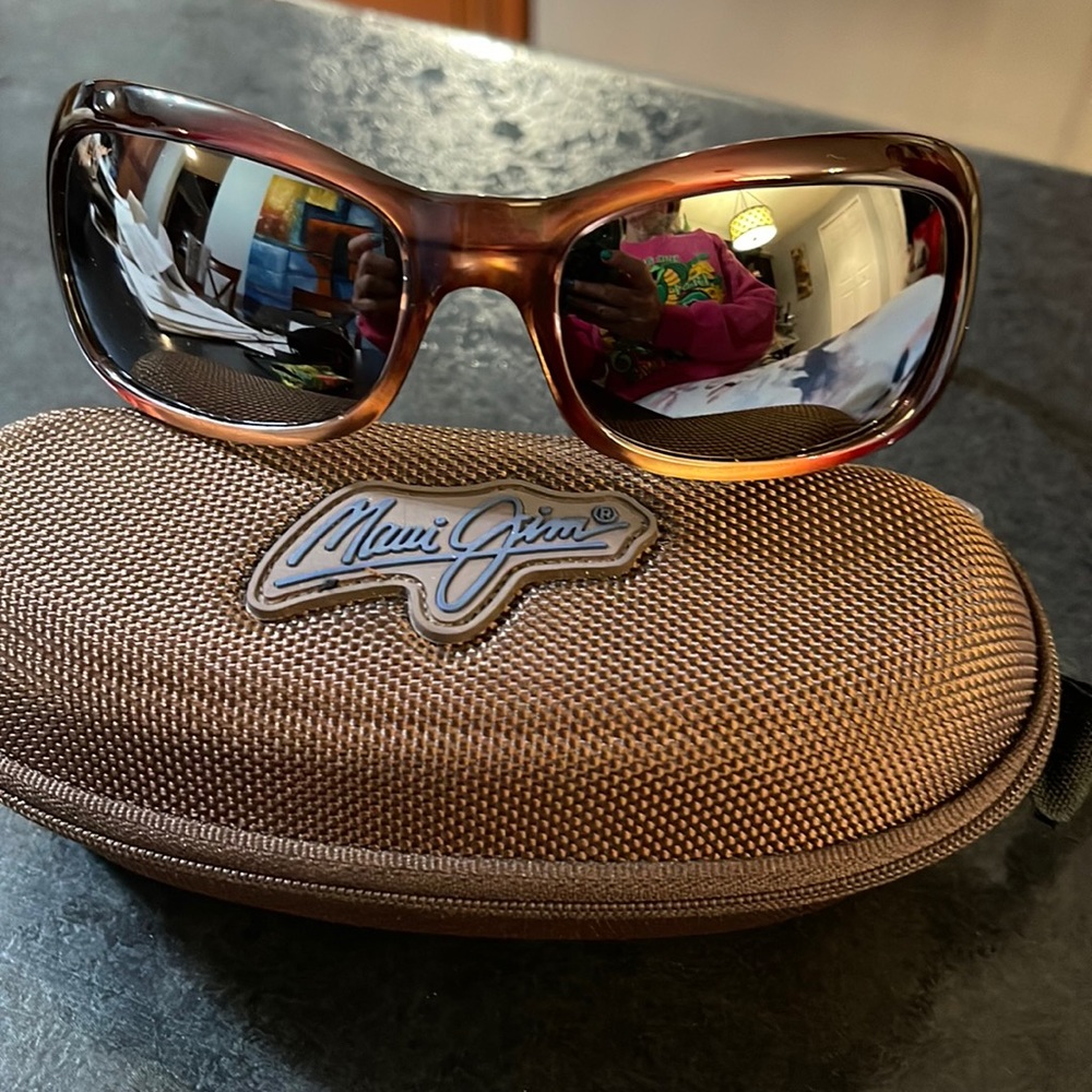 Ladies Maui Jim designer sunglasses. Excellent condition.